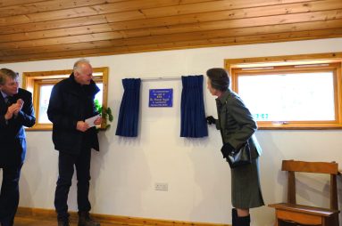 Unveiling commemorative plaque with Chris Parsons LandWorks Director 383x254 - Prisoner Training &amp; Placements
